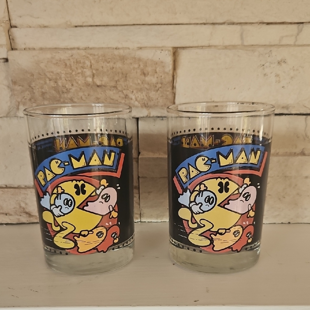 Pac-Man Themed Glasses Set